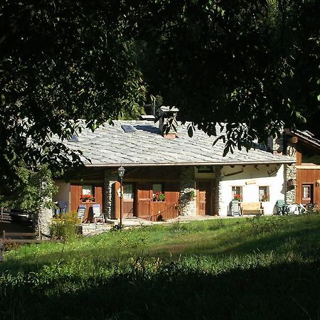 Les Chevreuils Bed & Breakfast Интрод Екстериор снимка
