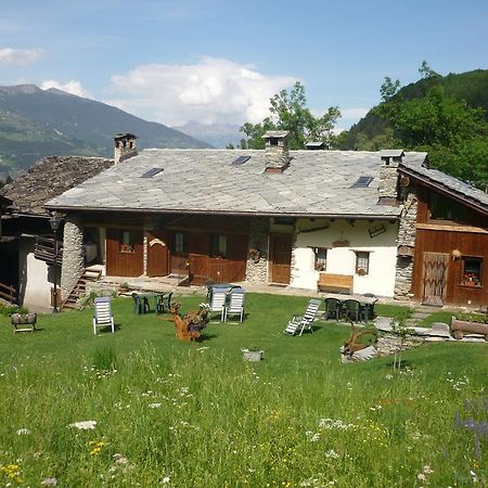 Les Chevreuils Bed & Breakfast Интрод Екстериор снимка